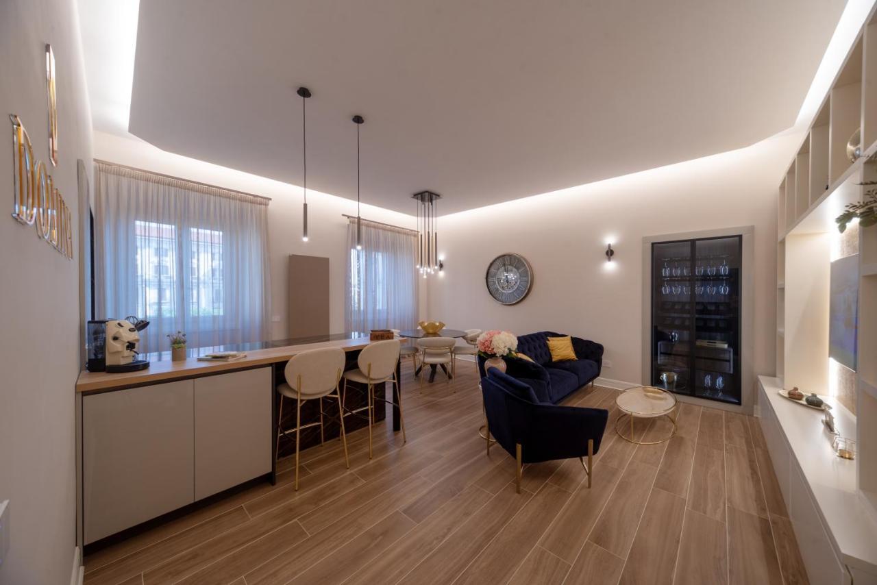 Domina-Boutique Apartment Napoli Esterno foto